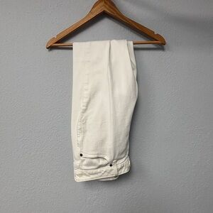 L.L. Bean W’s 10 Petite Classic Fit White Pants, Excellent Condition- BOLD! 🤩🤩🤩